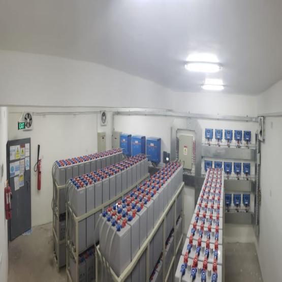{"ar":"توريد وتركيب منظومة طاقة شمسية لمستشفى الثورة","en":"Supply and installation of a solar energy system for Al-Thawra Hospital"}